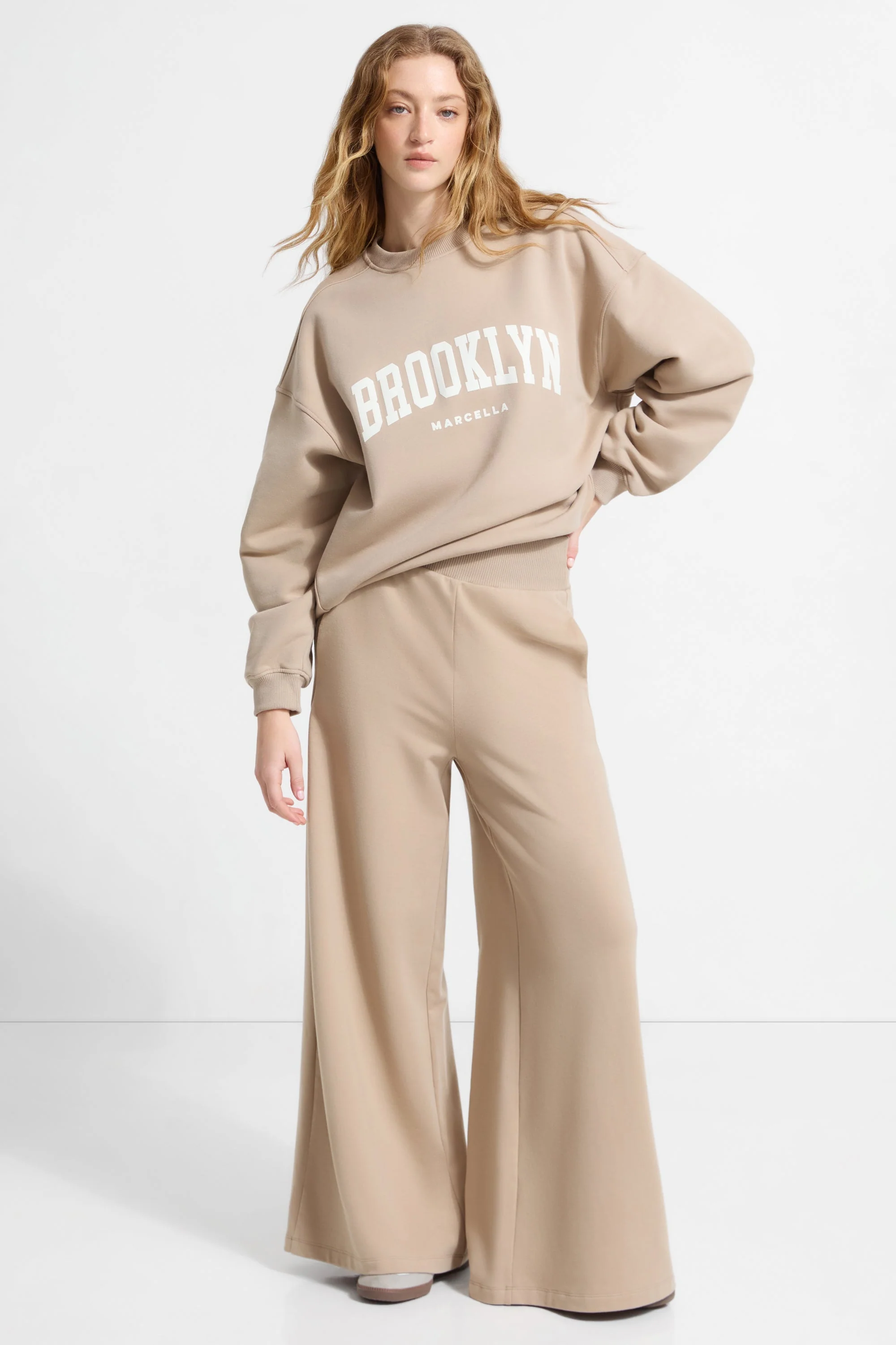 Brooklyn Sweatshirt | Cream - Image 13