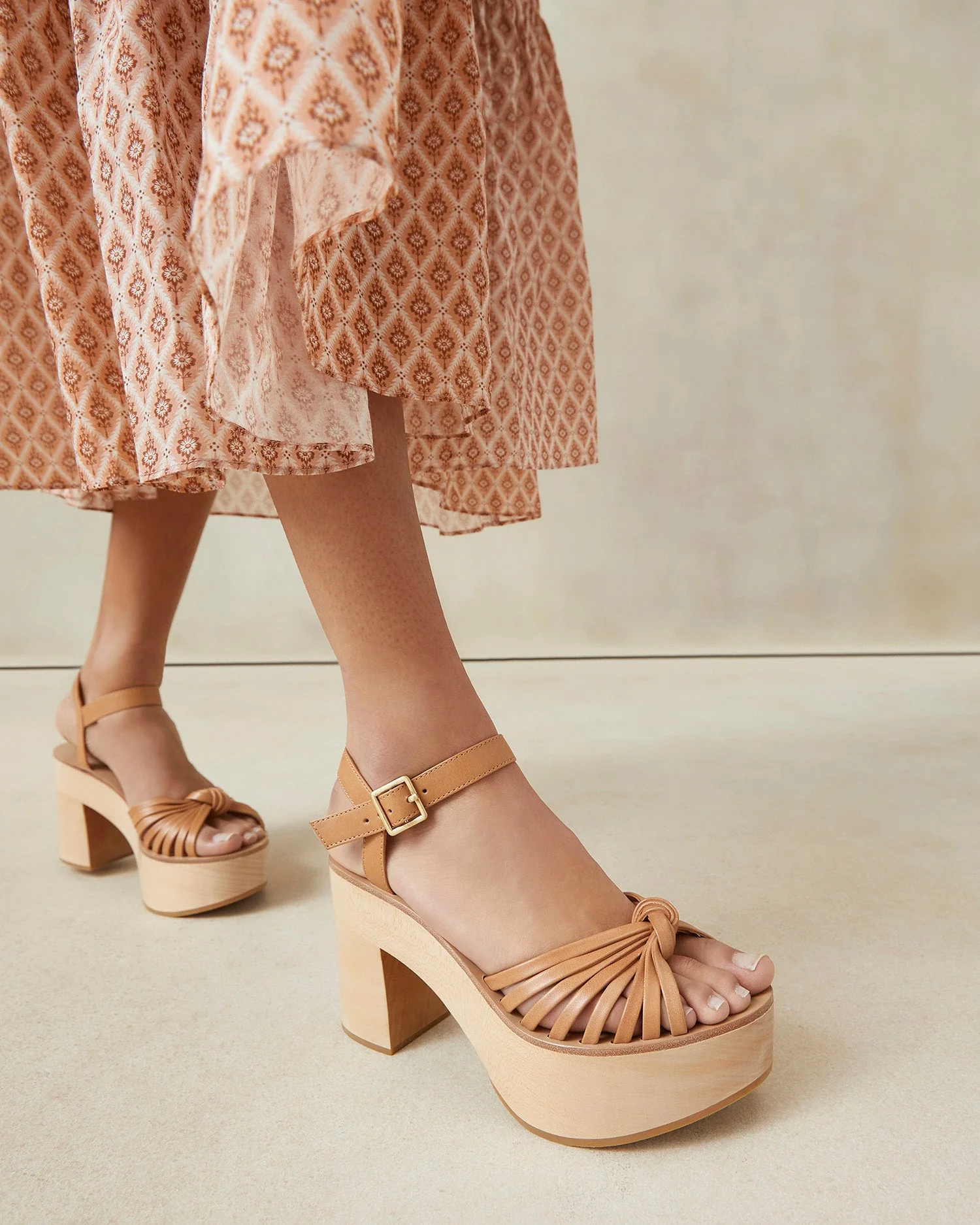Eveleigh Knotted Clog Sandal | Honey - Image 4