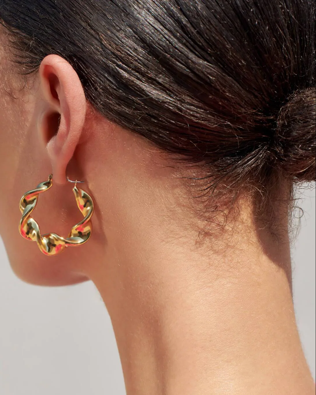 Indya Metal Twisted Hoop | Gold - Image 3