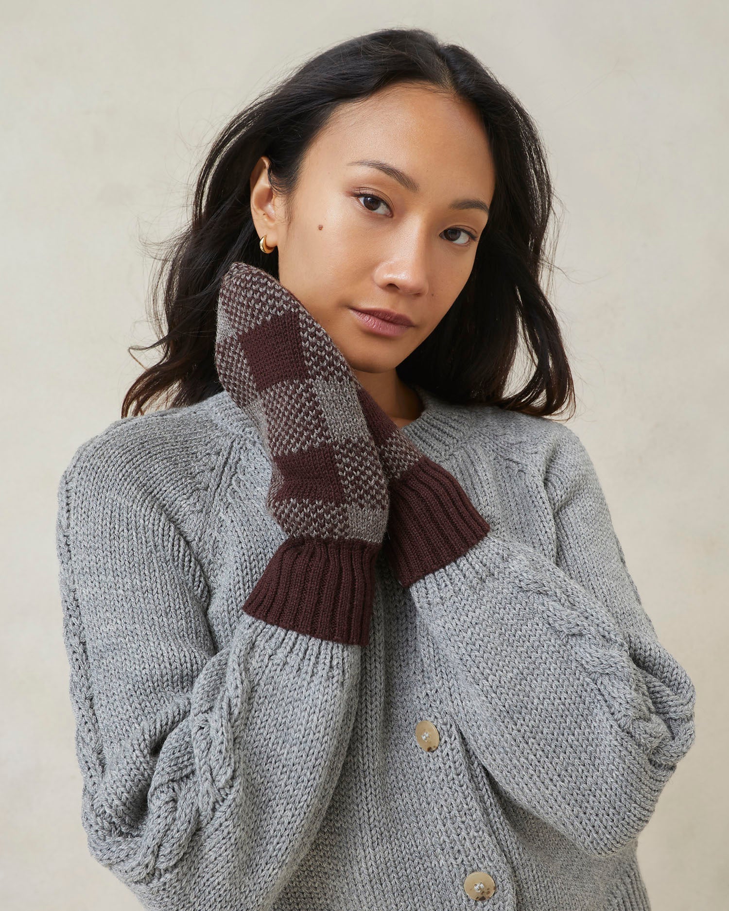Marcel Knit Mittens | Espresso/Dark Grey - Image 3