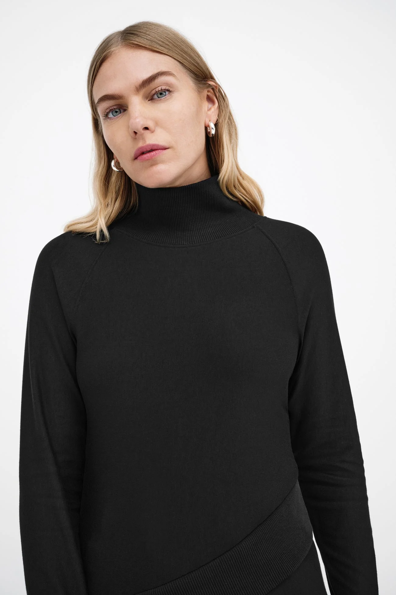 Soren Sweatshirt | Cream - Image 19